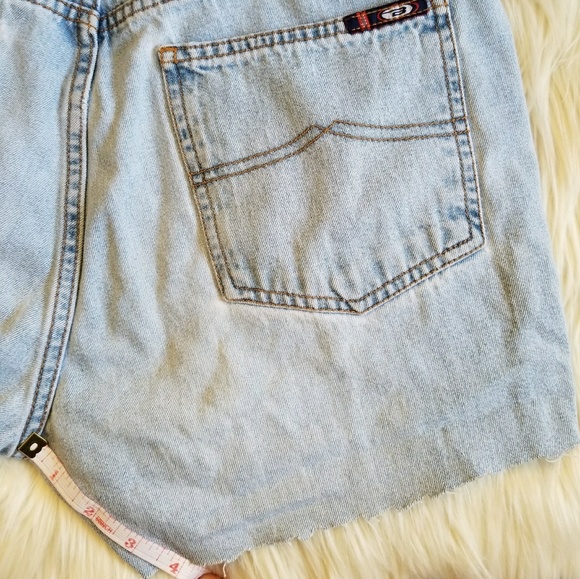Vintage Bongo "Mom Jean" cutoff shorts - Picture 4 of 5